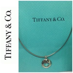 💎Tiffany & Co RETIRED 1999 Stencil Heart Necklace
